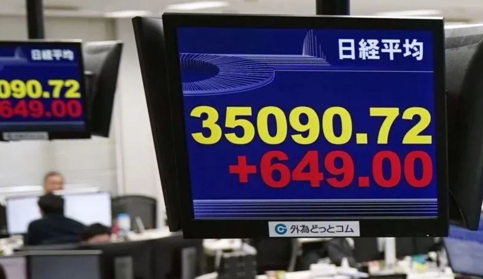 日本股市飙升 汽车制造商领涨 特朗普宣布与日本