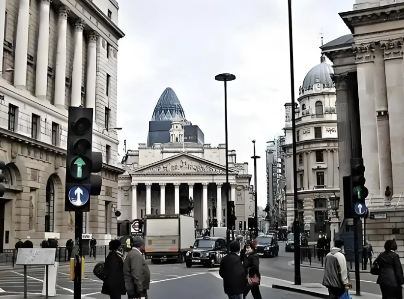 英国通胀意外持稳,提振11月降息预期