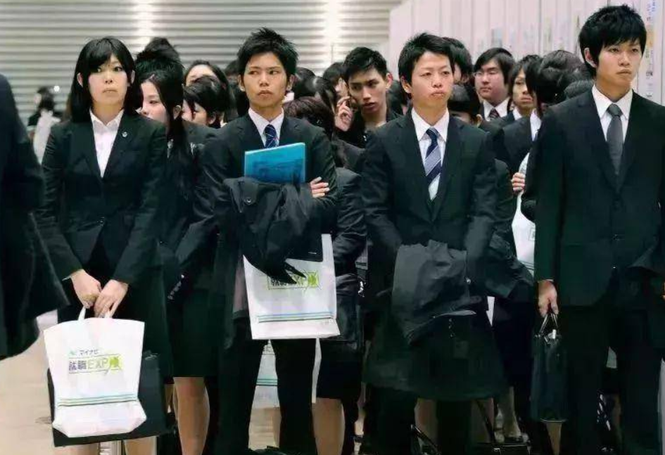 日本就业市场总体保持紧俏 料支持薪资上涨势头